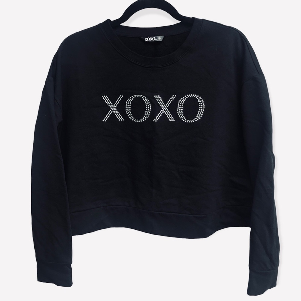 *FINAL PRICE* NWOT Cropped Sweatshirt with “XOXO” all blingy! Medium